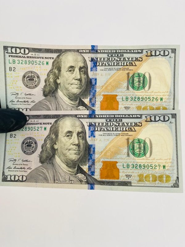 100 US Dollar