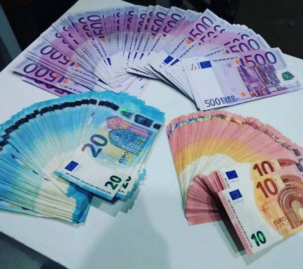 Euro €200 Bills