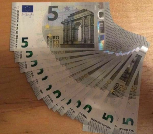 €5 Euro Bills